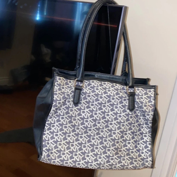 DKNY Logo tote handbag - Picture 2 of 16